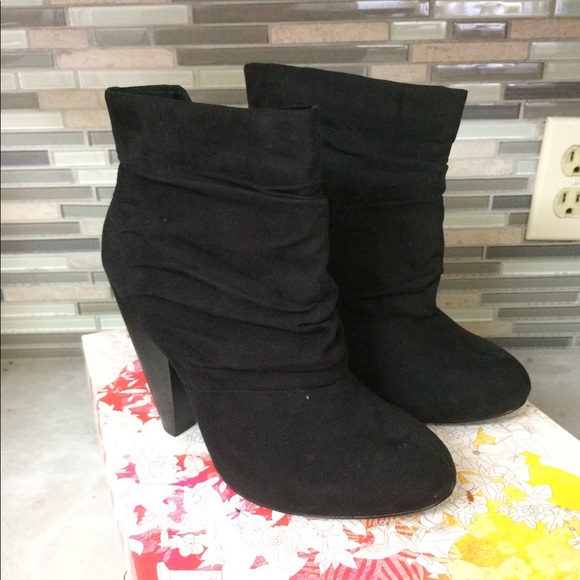 Chinese Laundry Shoes - Chinese Laundry Black Suede Booties - Size 5.5